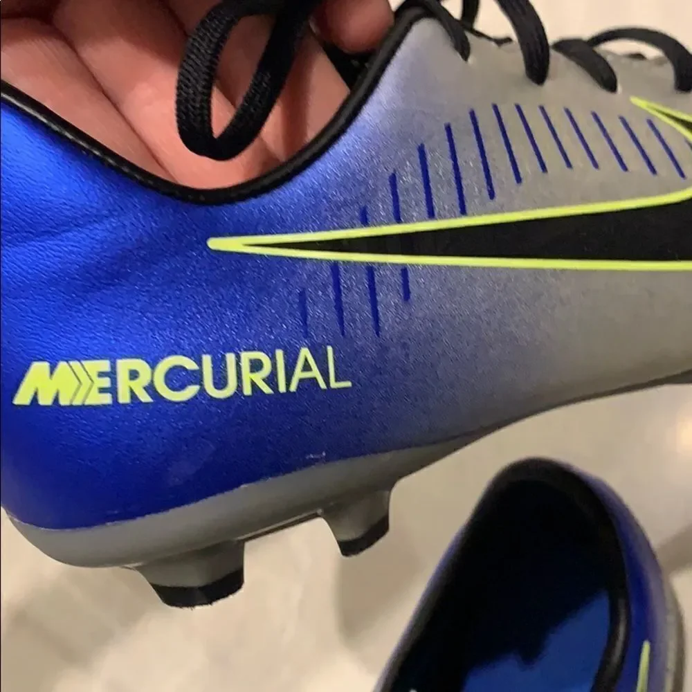L❌1 hr sale❌Nike soccer shoes